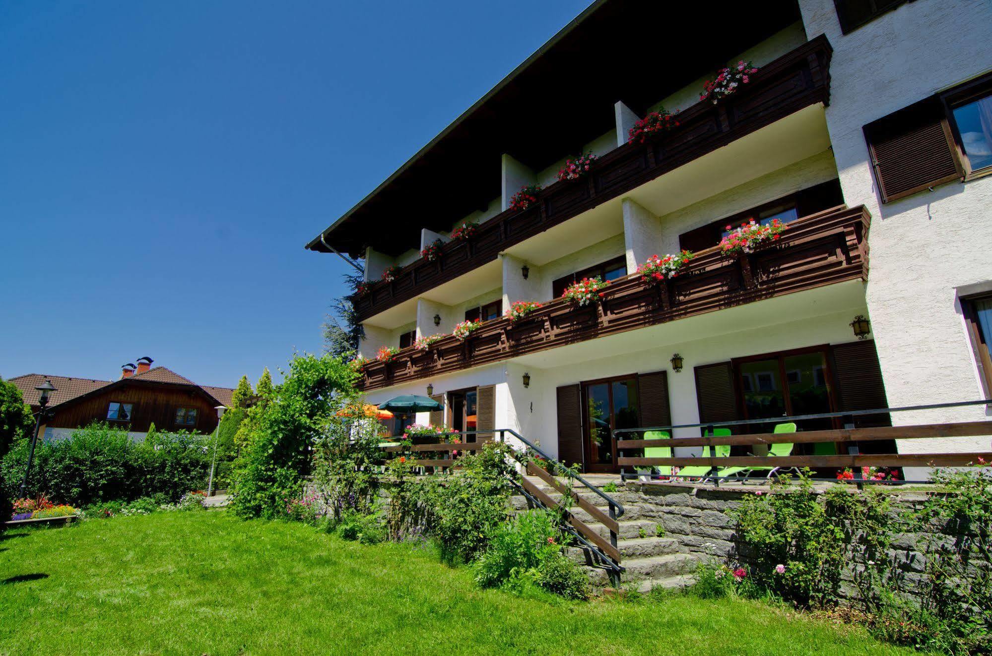 Haus Andrea Hotel Seeboden Exterior foto